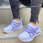 Moda tenis blancos mujer